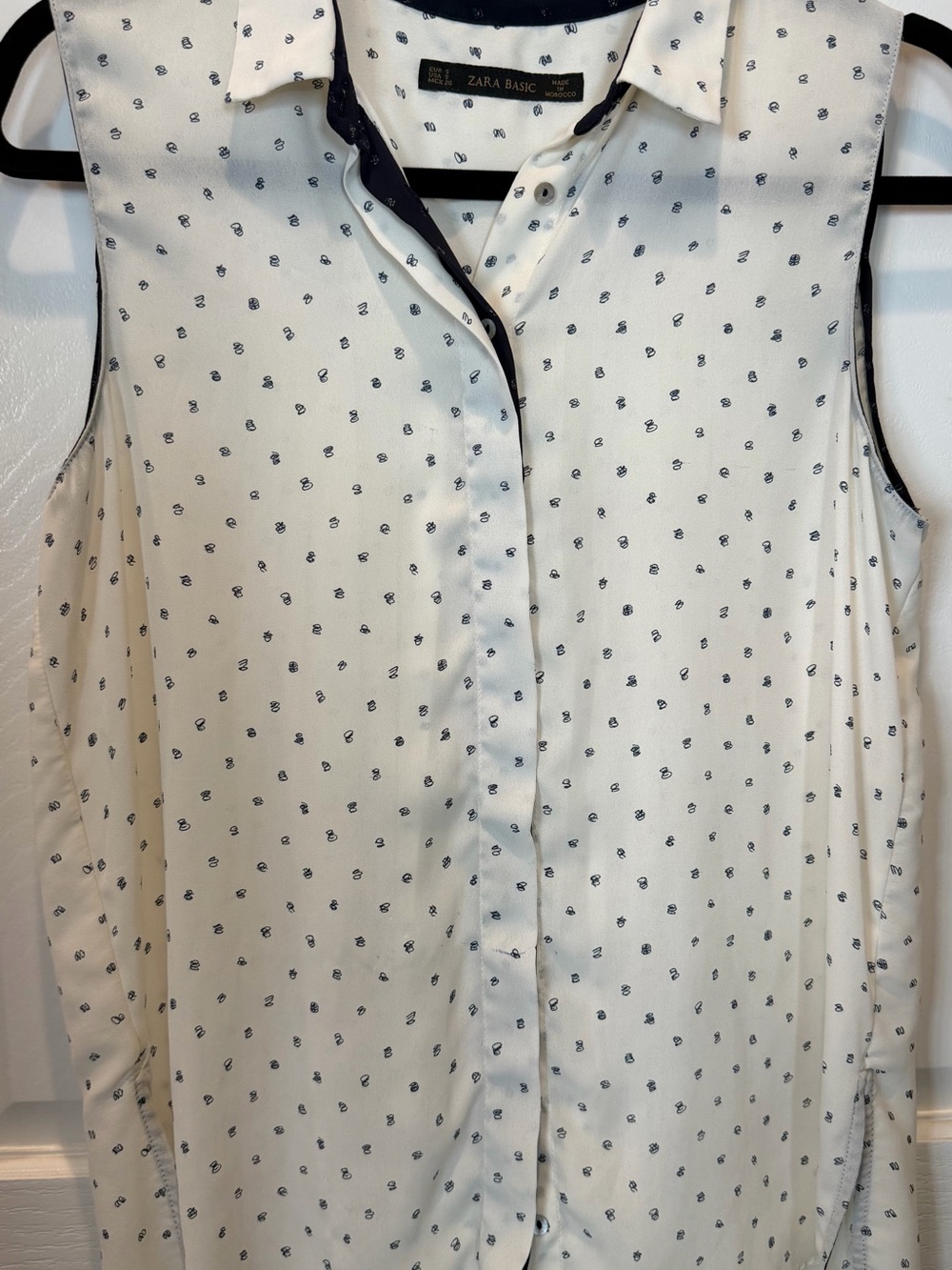 Zara Cream Sleeveless Button-Front Blouse with Navy Micro Dot Detail